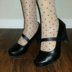 Tsubo Acrea Black Heels